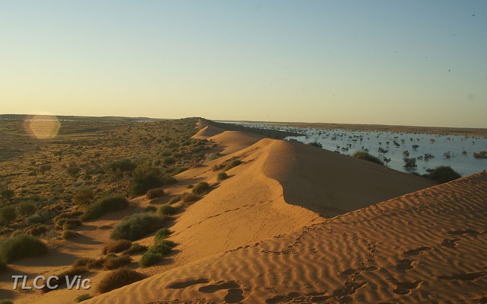 09-Northerly view along Big Red.JPG